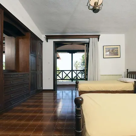 Seafront Palm Villa Chaniotis