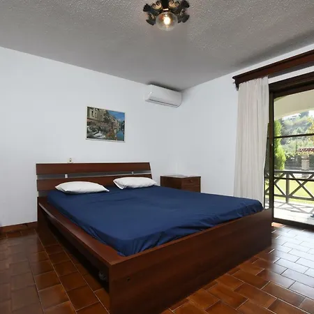 Seafront Palm Villa *